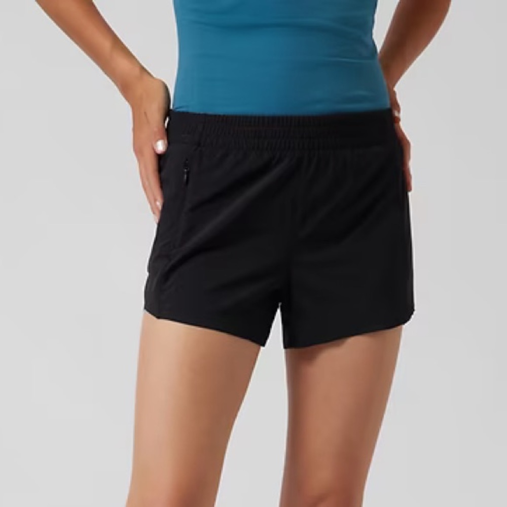 Athleta Girl Heart the Hustle 2.5” shorts